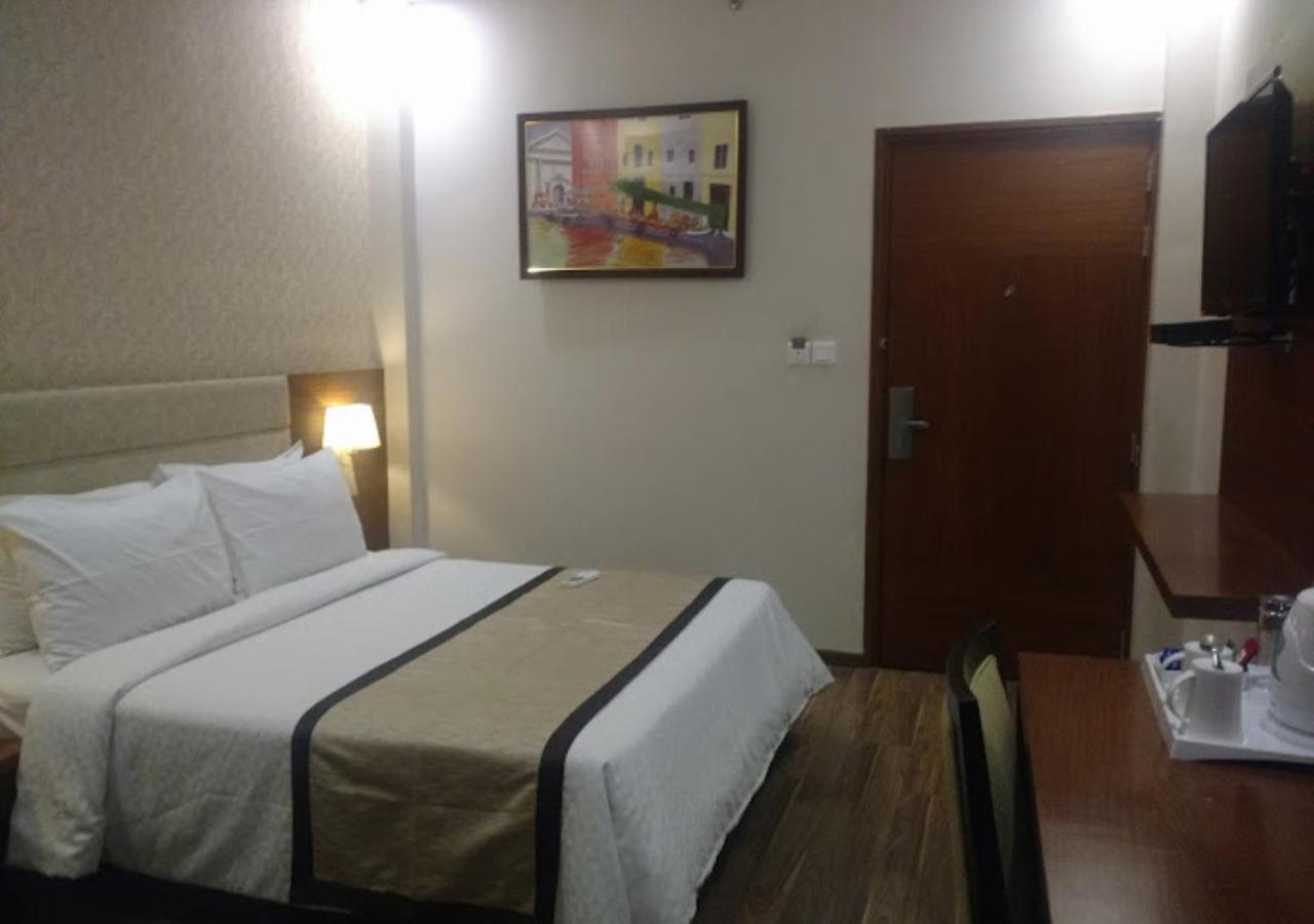 Hotel The India Benares Esterno foto