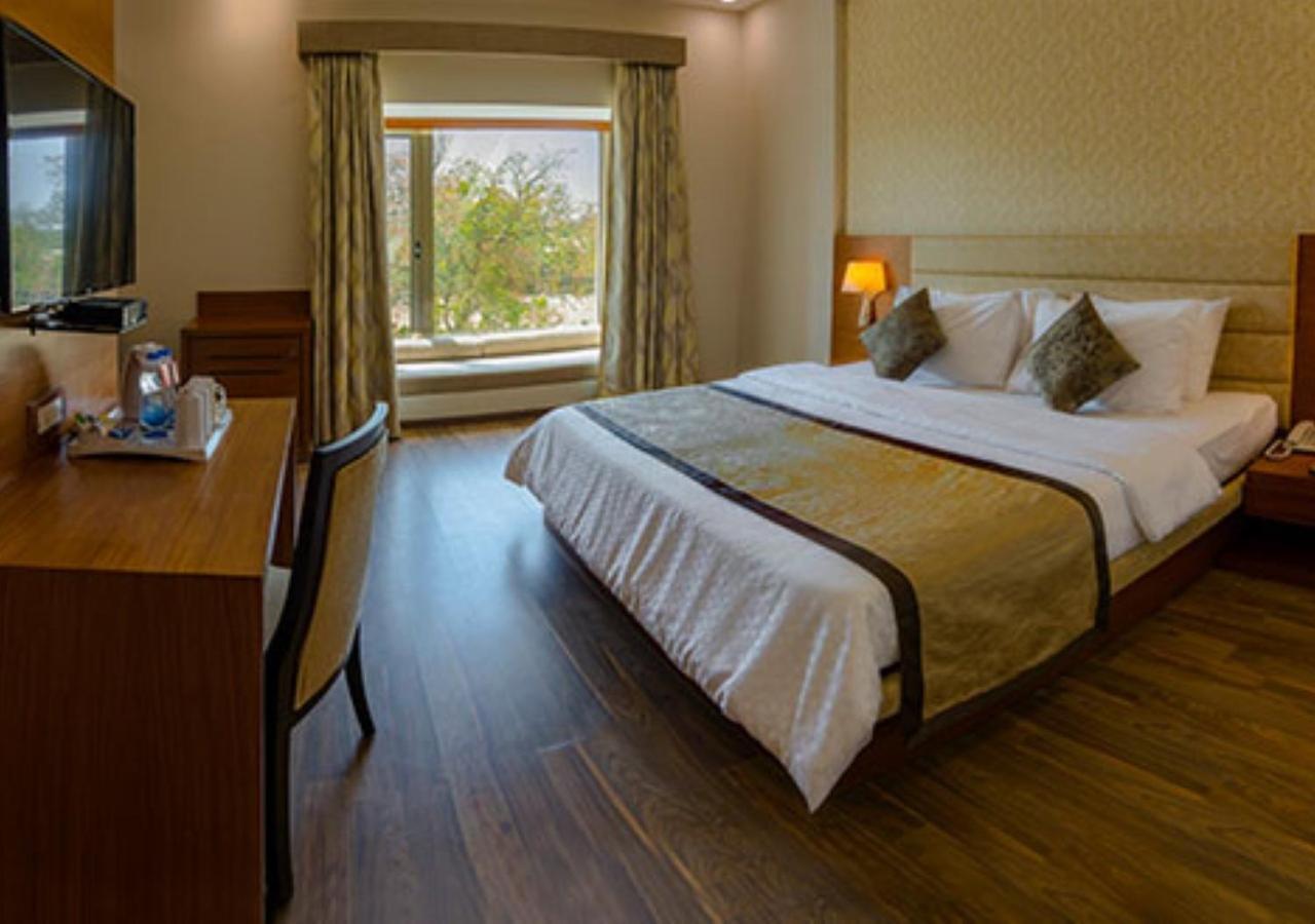 Hotel The India Benares Esterno foto