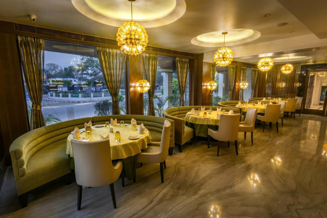 Hotel The India Benares Esterno foto