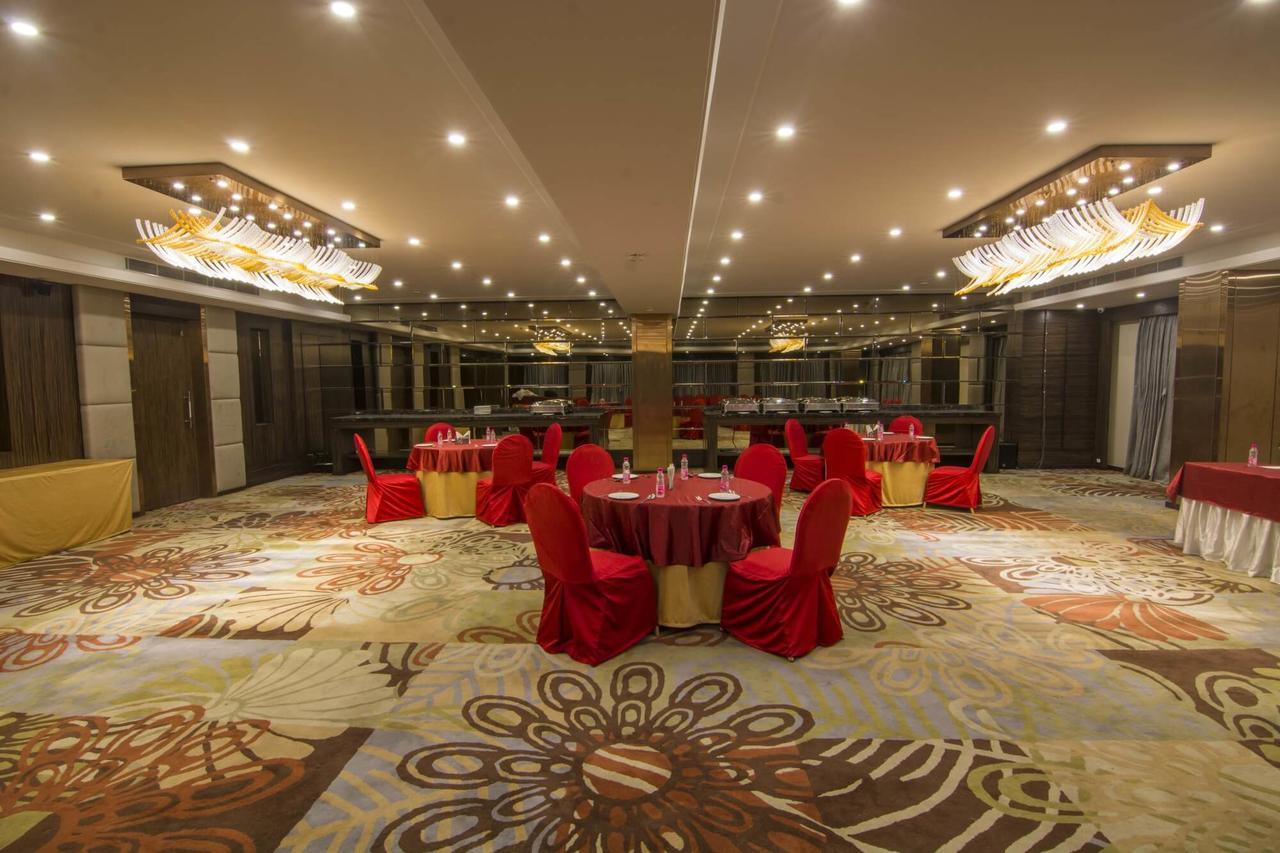 Hotel The India Benares Esterno foto