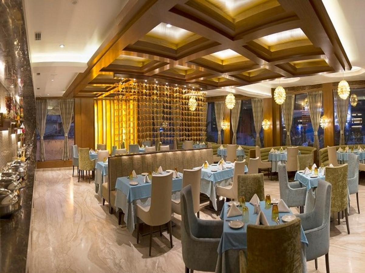 Hotel The India Benares Esterno foto