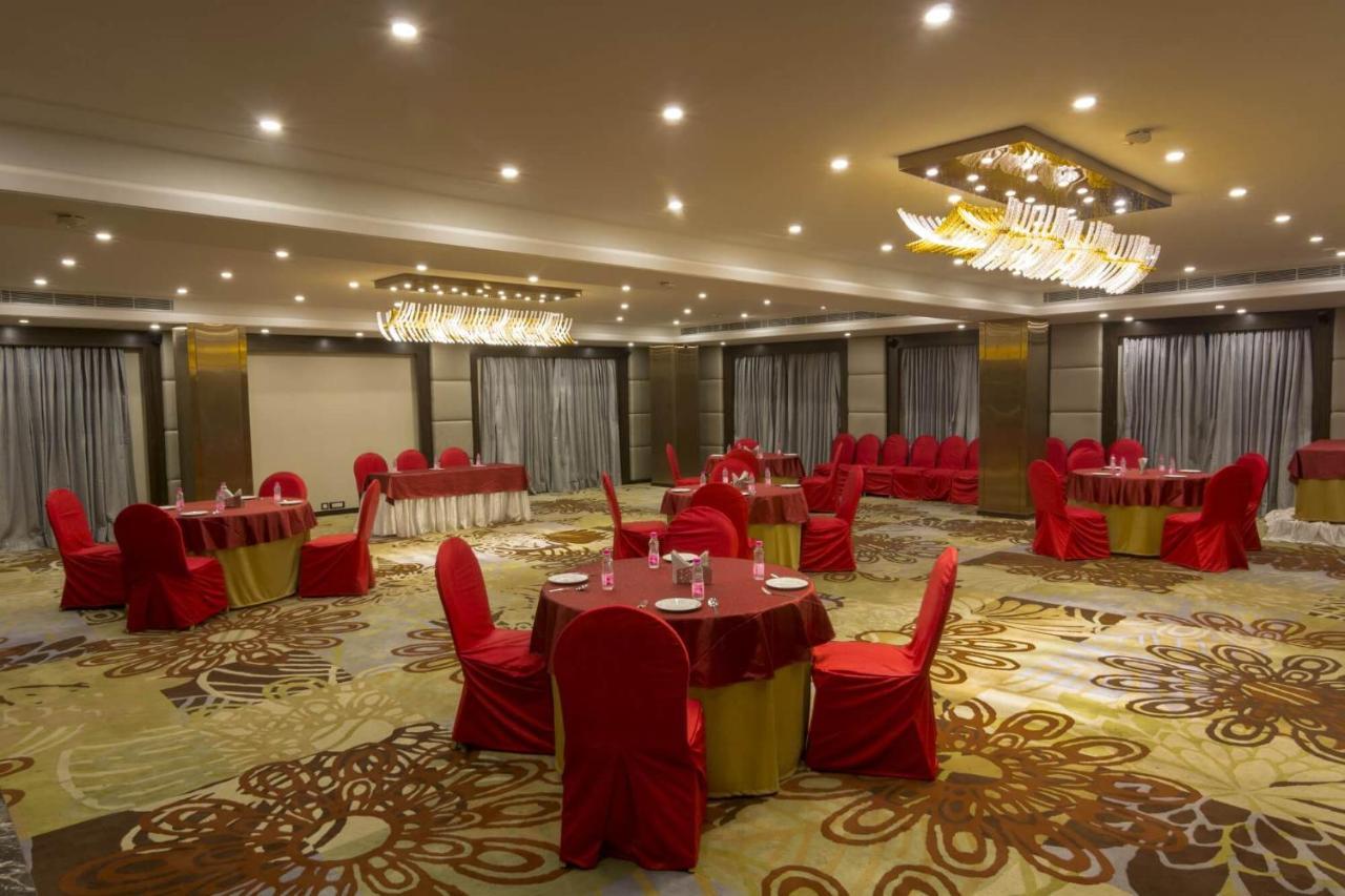 Hotel The India Benares Esterno foto